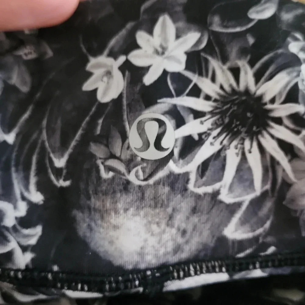 Lululemon Wunder Under Crop Leggings in Flowabunga - Picture 3 of 5